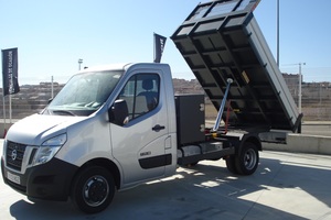 NISSAN NV400 c бортовой платформой/ходовая часть